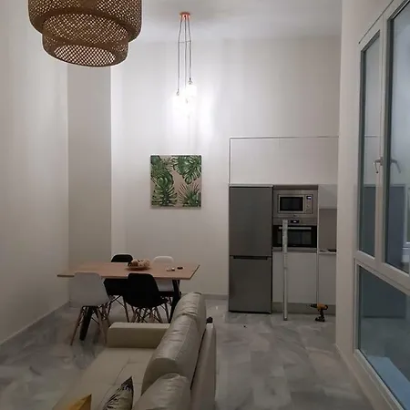 Nuevo En Casa Tipo Palacio 아파트 카디스